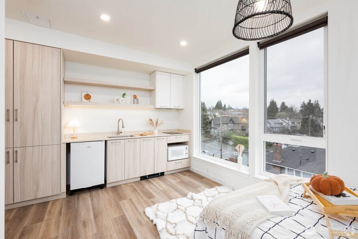 4746 20TH Avenue - Photo 1