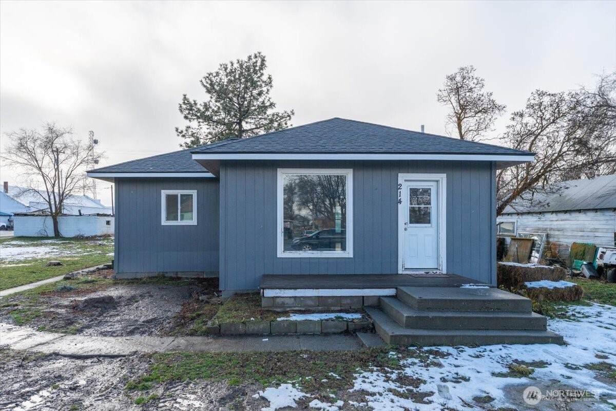 214 Hamilton Street - Photo 1