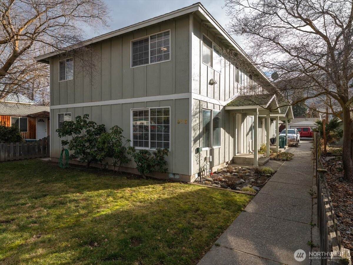 316 Wapato Avenue - Photo 1