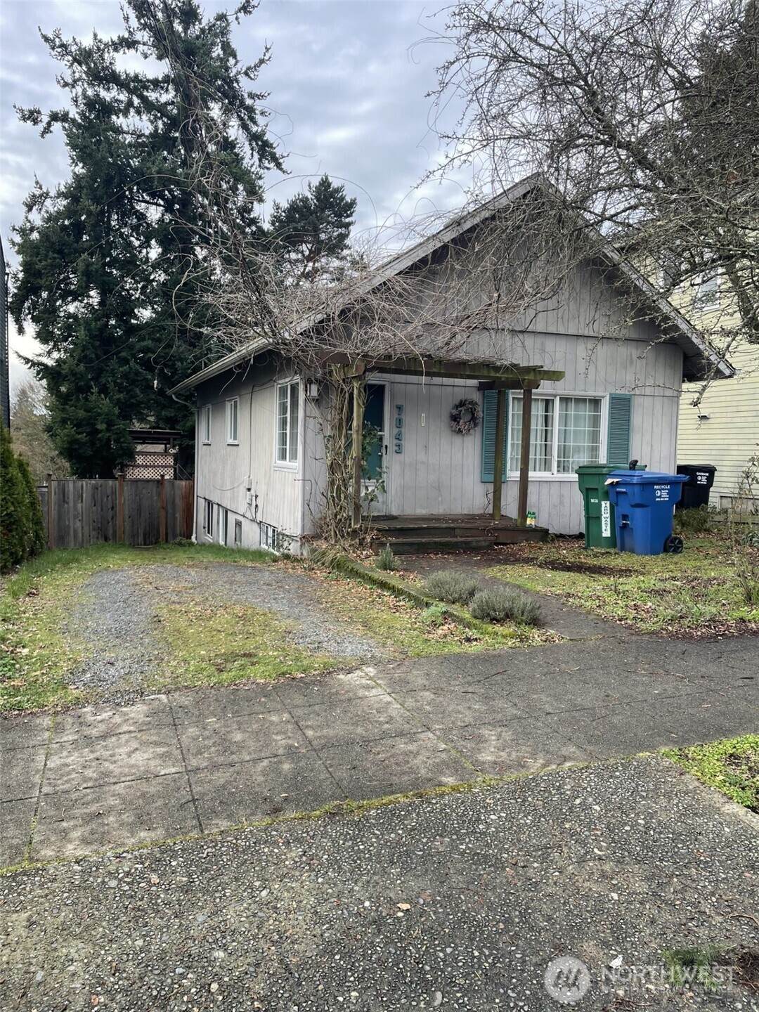 7043 17 Avenue - Photo 1