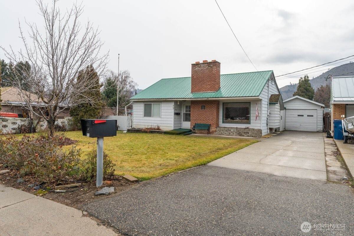 904 Pioneer Avenue - Photo 1