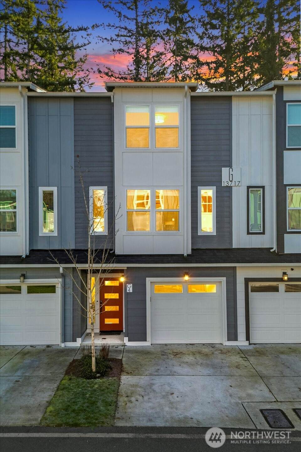 13717 Admiralty Way - Photo 1