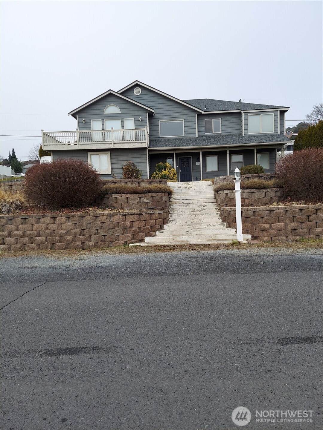 405 Strand Road - Photo 1