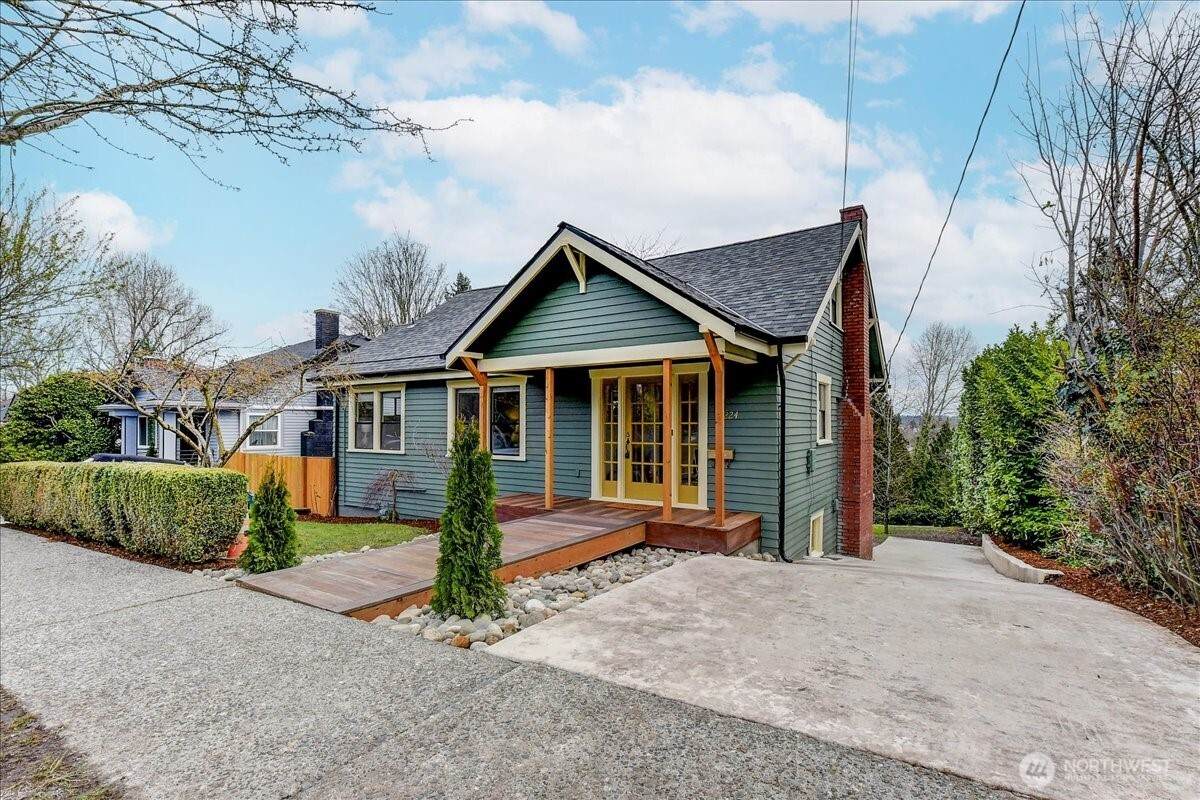 3224 25th Avenue - Photo 1