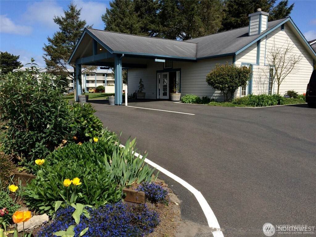 210 26th Street - Photo 1
