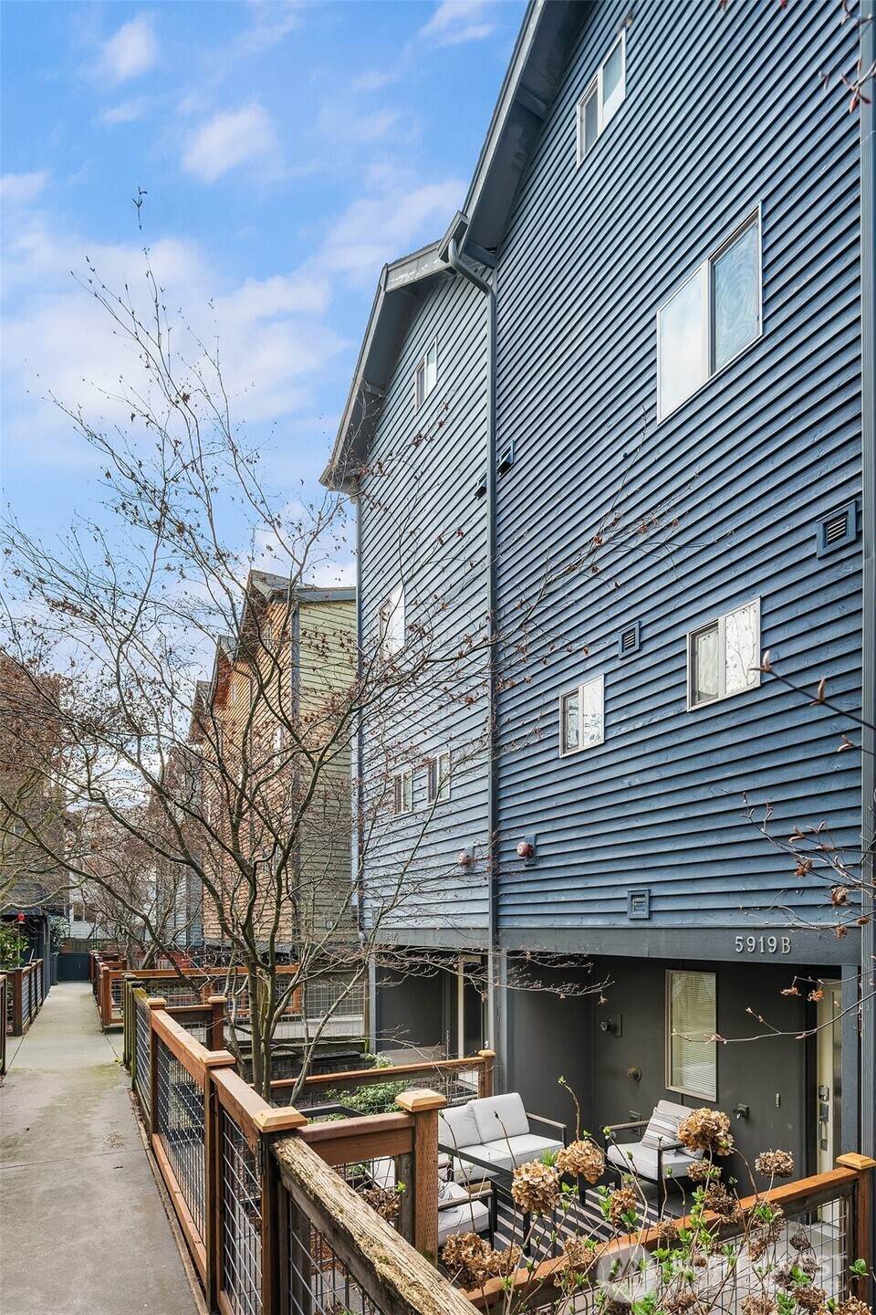 5919 California Avenue - Photo 1