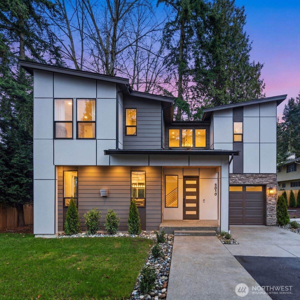 5010 114th Avenue - Photo 1