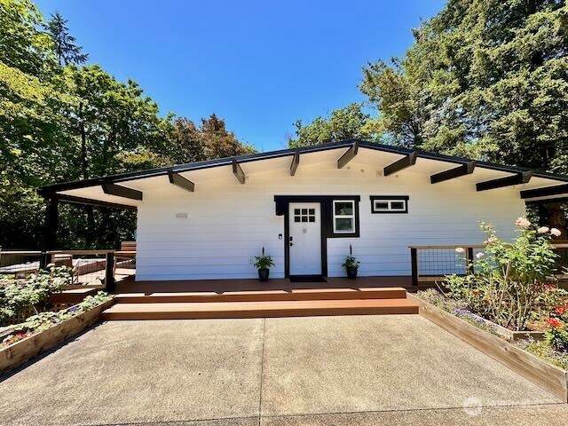 19306 11th Avenue - Photo 1