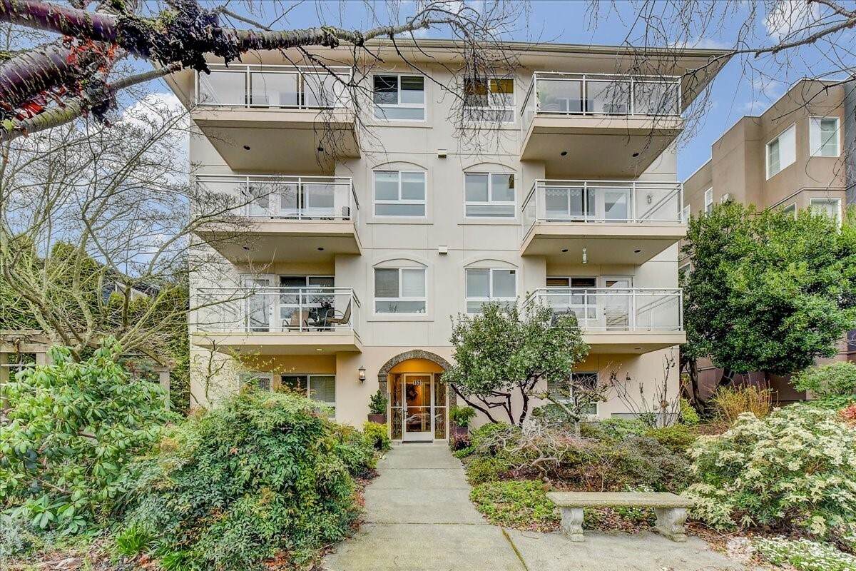 1527 California Avenue - Photo 1