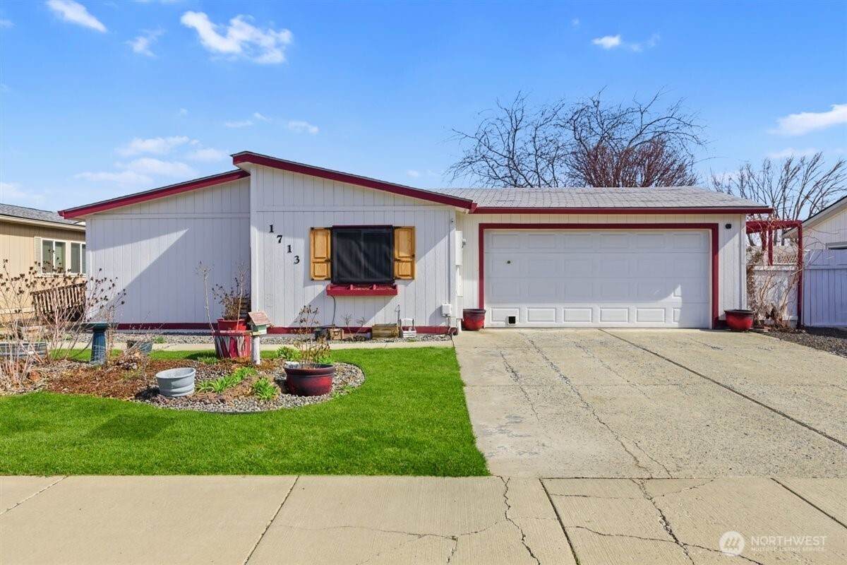 1713 69th Avenue - Photo 1