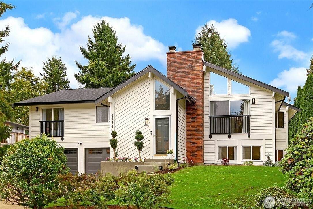 6018 152nd Avenue - Photo 1