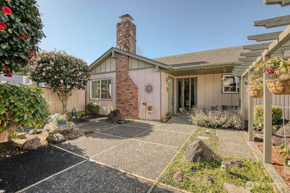 816 Spruce Street - Photo 1