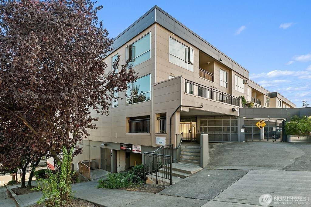321 10th Avenue - Photo 1
