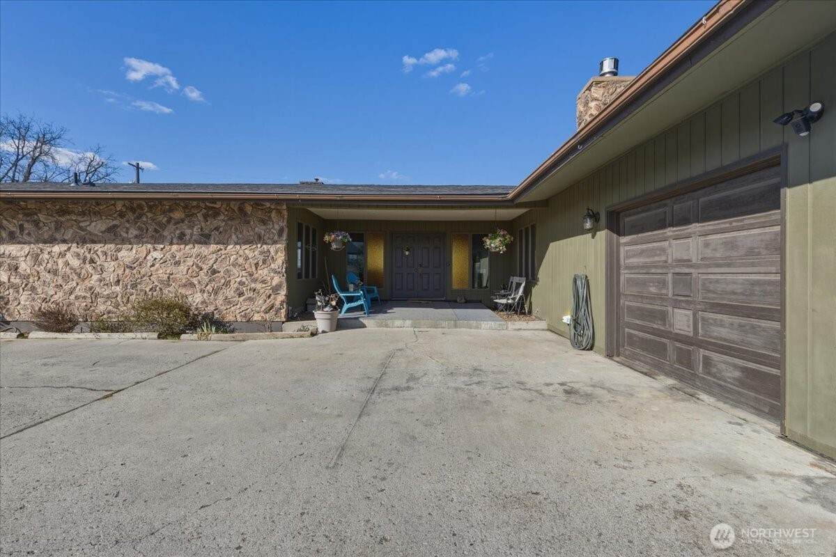313 Trinity Avenue - Photo 1