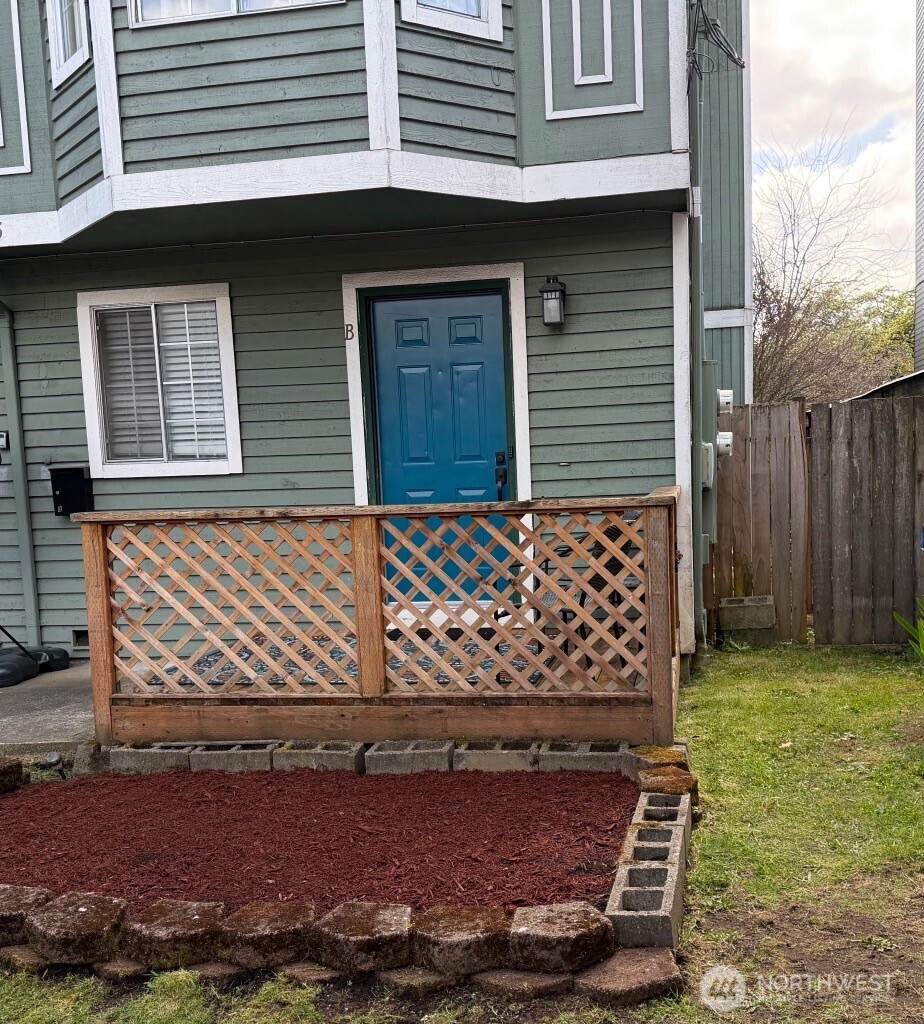 1915 Spruce Street - Photo 1