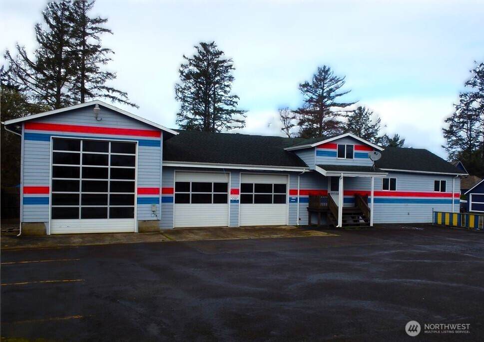 4015 Pacific Way - Photo 1