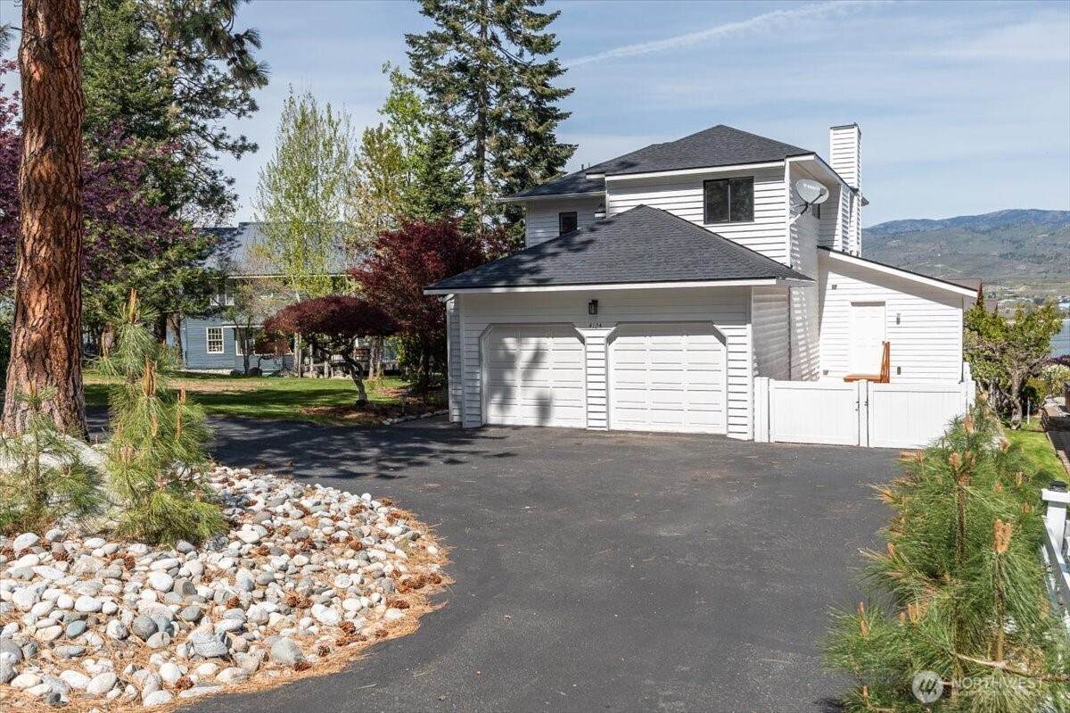 4124 Lakeview Place - Photo 1