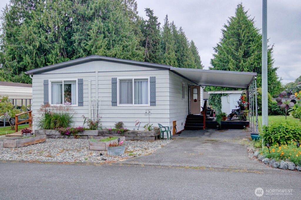 920 Maple Lane - Photo 1