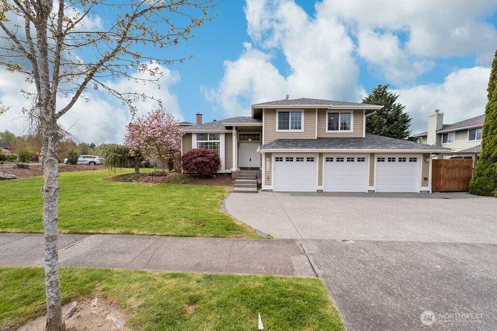 1728 Amber Boulevard - Photo 1