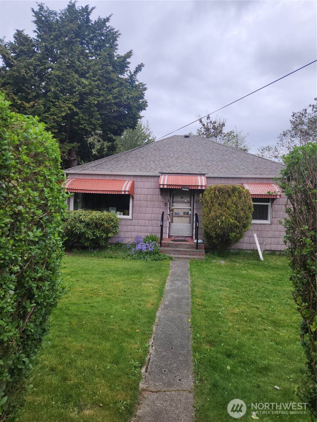 3740 142nd Street - Photo 1