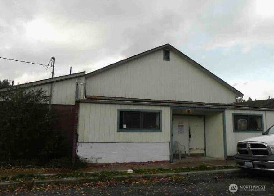 1009 1st Street - Photo 1