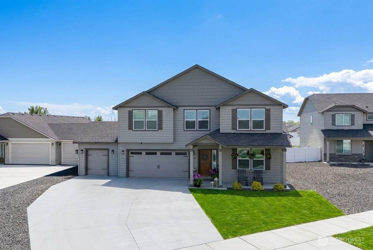 4217 Cove West Drive - Photo 1