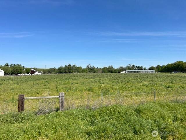 2022 Wallula Road - Photo 1