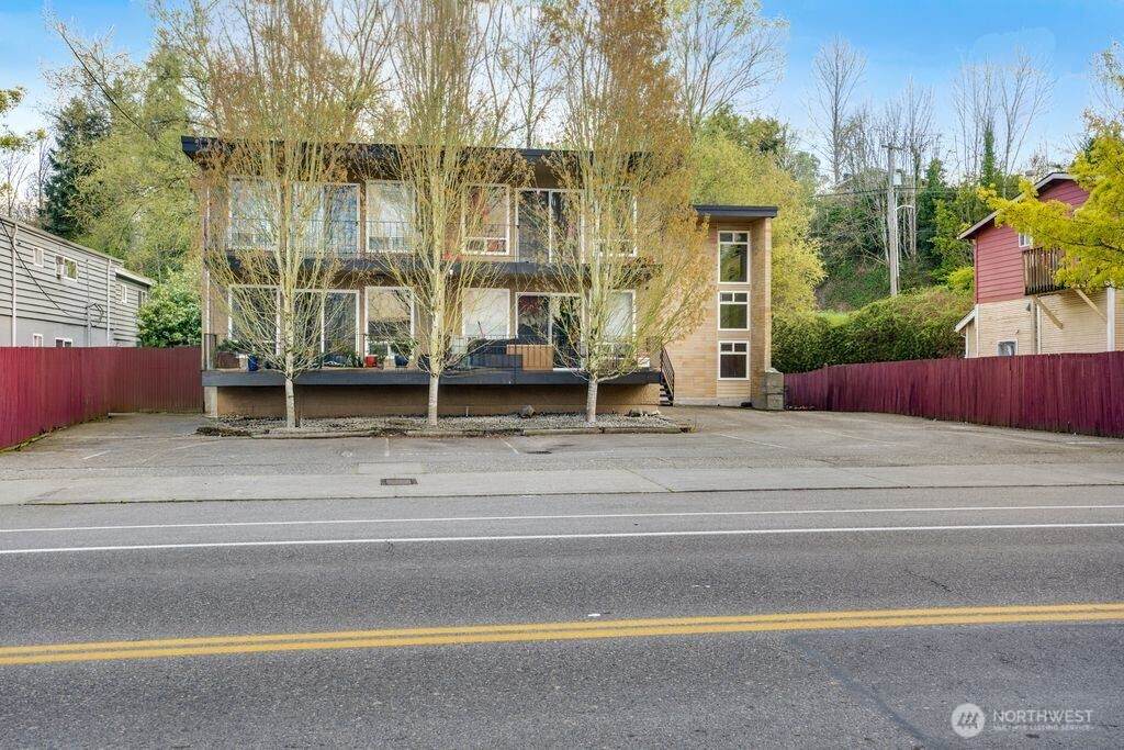 4525 Henderson Street - Photo 1