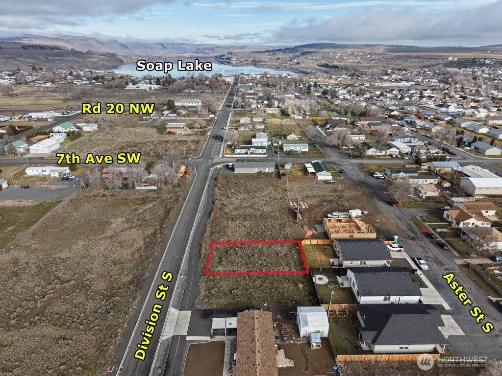 8 Division St - Photo 1