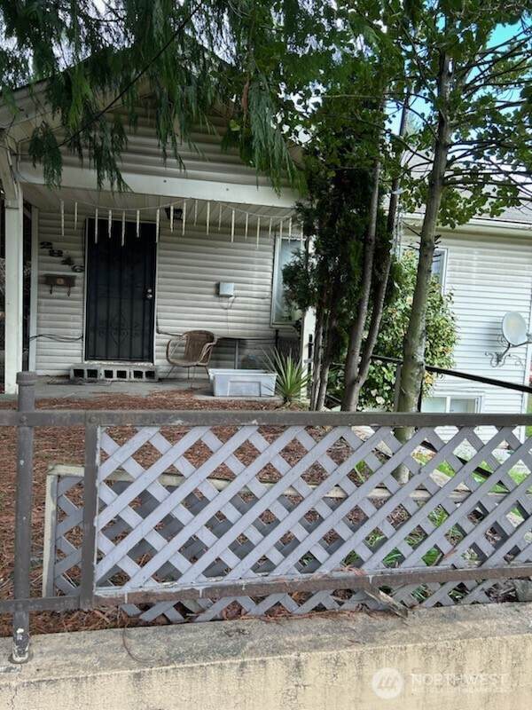 2816 Dakota Street - Photo 1