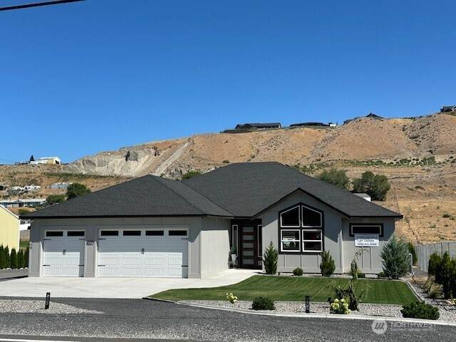 949 Newport Loop - Photo 1