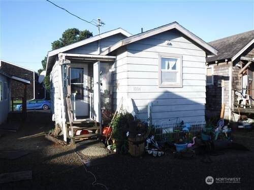 1004 Ocean Beach Boulevard - Photo 1