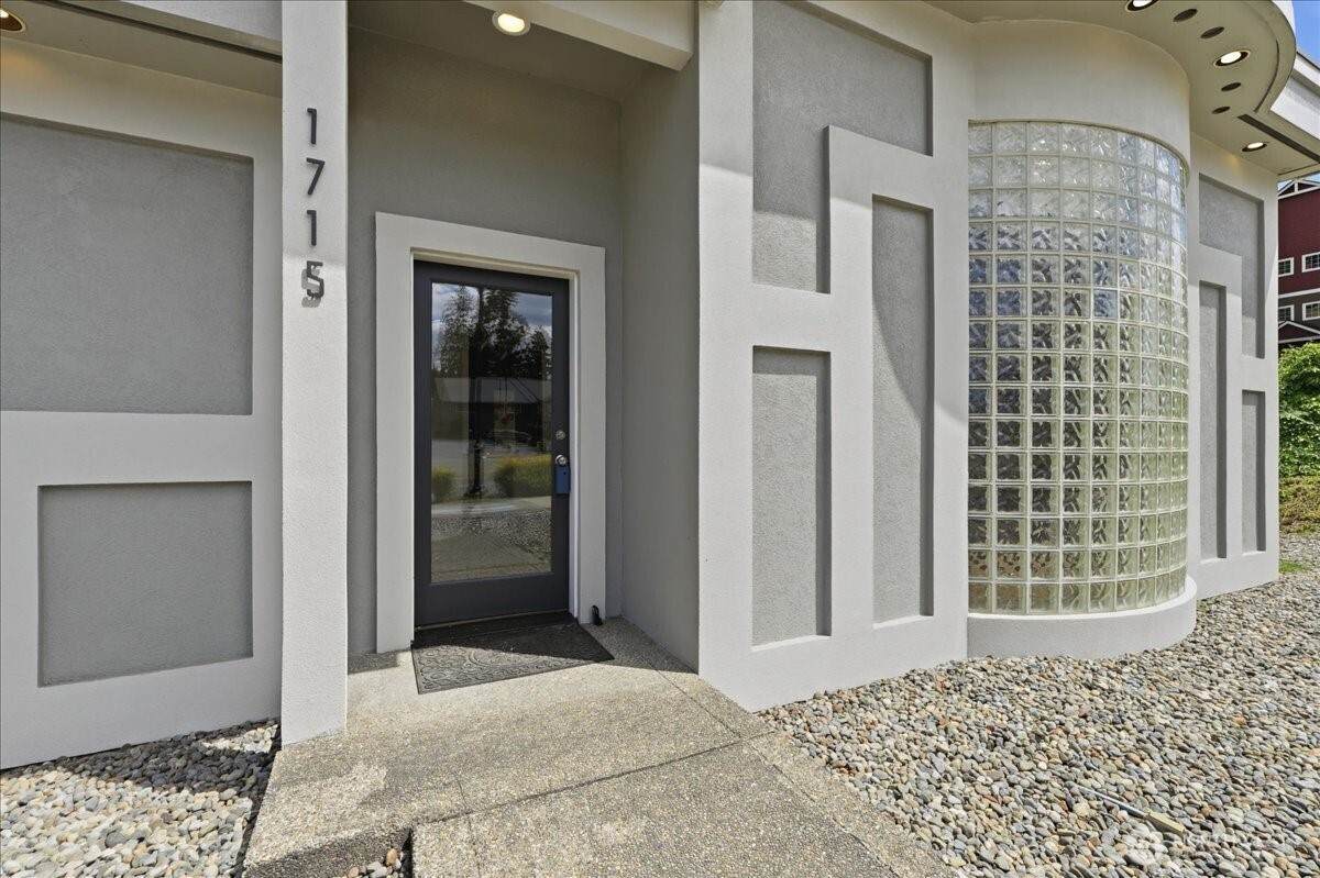 1715 Meridian Avenue - Photo 1
