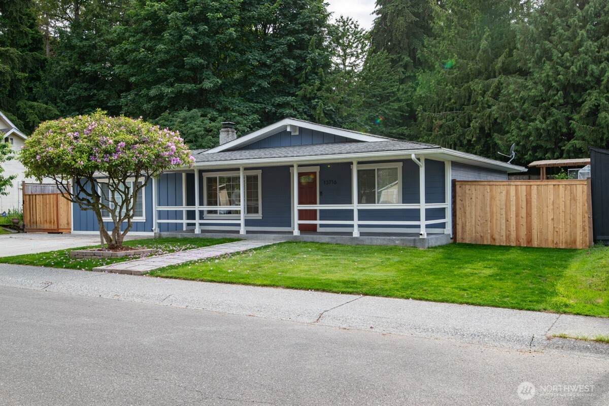 13716 59th Avenue - Photo 1