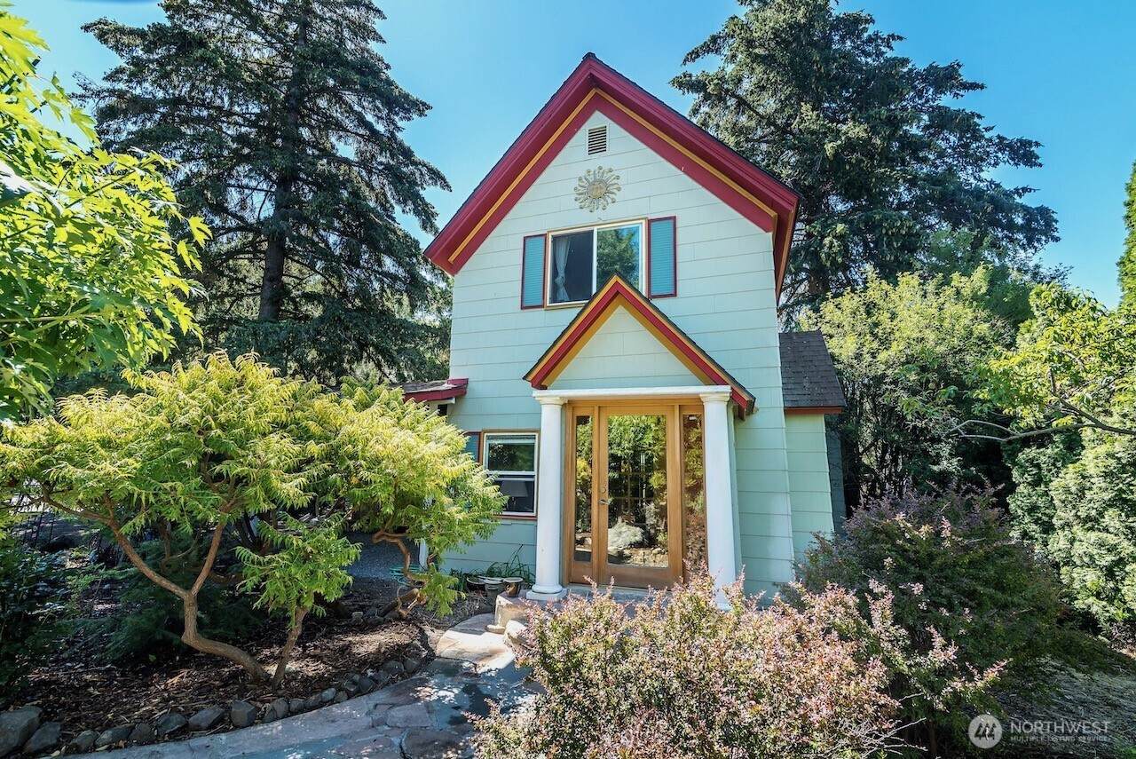 814 5th Avenue - Photo 1