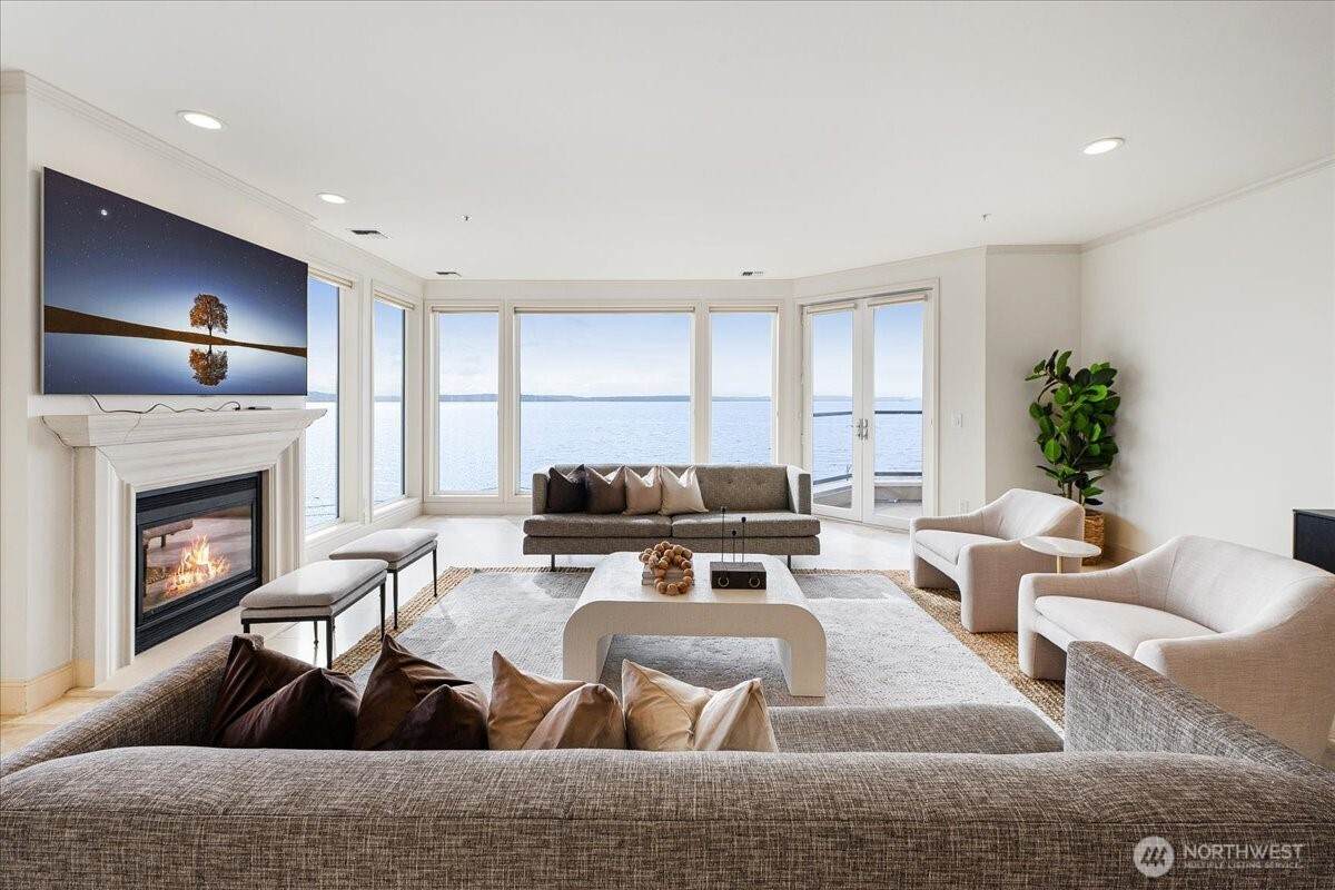 1338 Alki Avenue - Photo 1