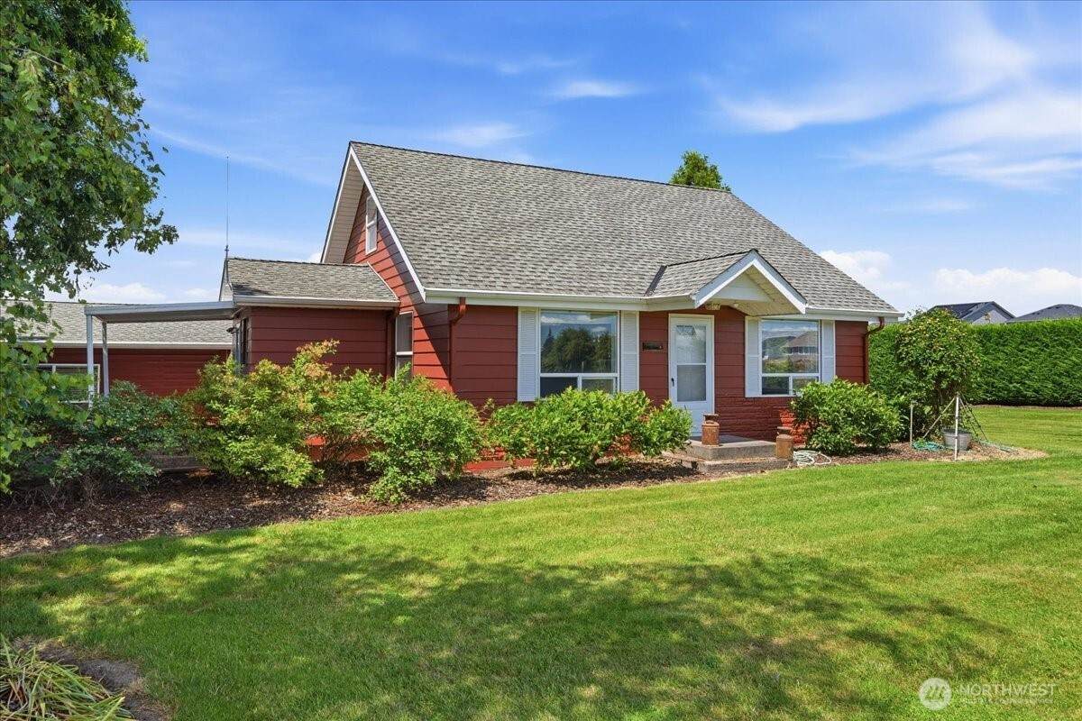 22800 31st Avenue - Photo 1