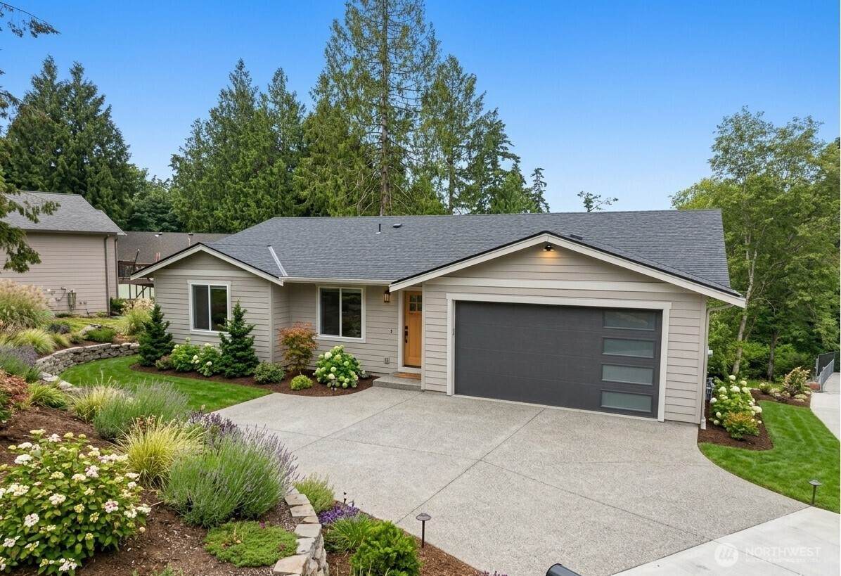 726 Shelter Bay - Photo 1