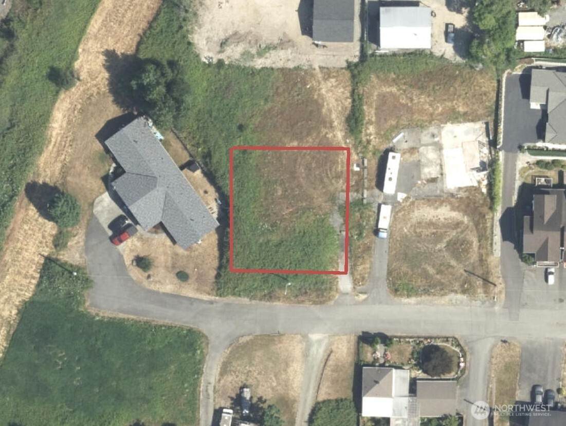 412 Comet Street - Photo 1