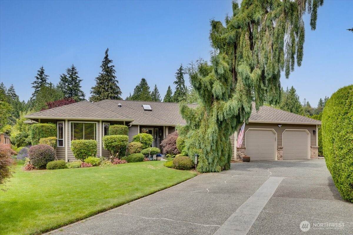 9806 197th Street - Photo 1