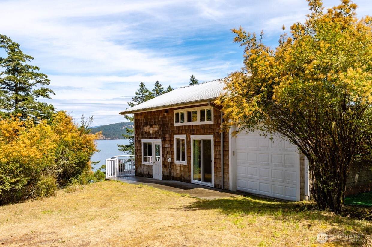 437 Sunrise Road - Photo 1
