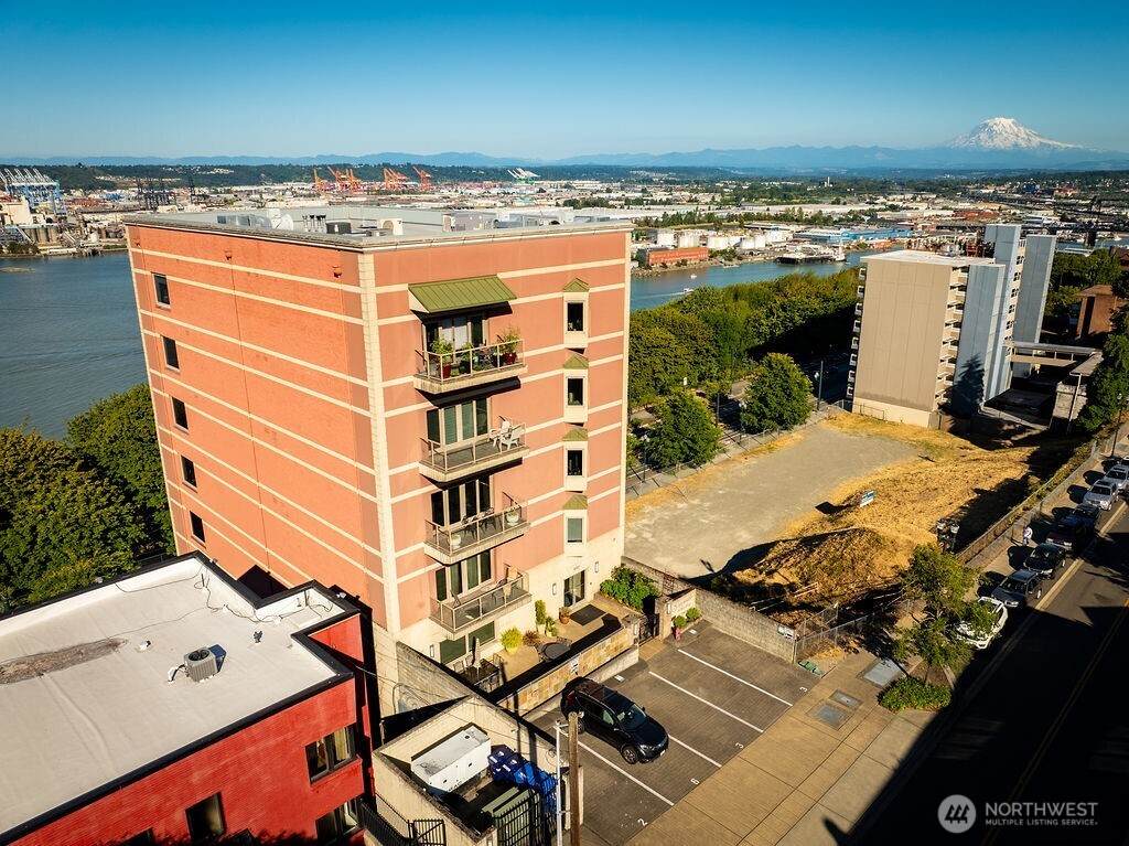 207 Broadway - Photo 1