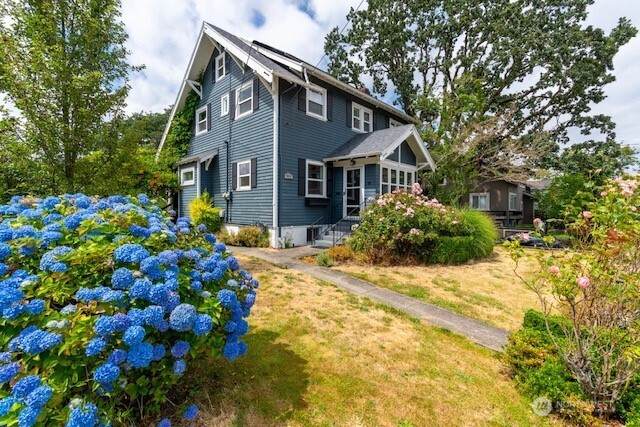 909 Center Street - Photo 1