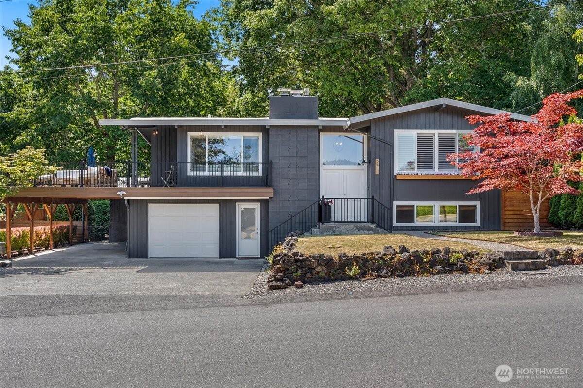 9514 Goodman Avenue - Photo 1