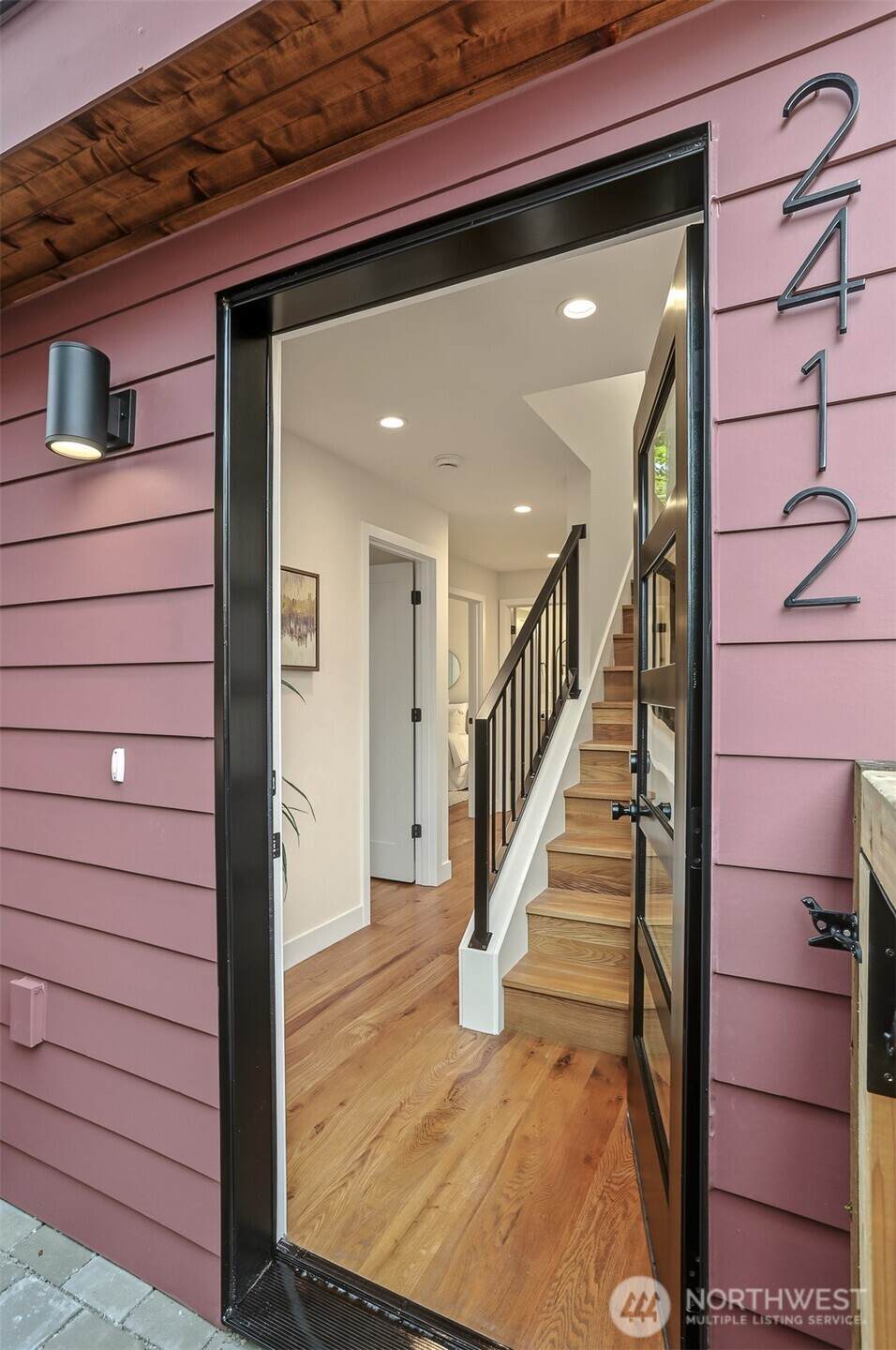 2412 Queen Anne Avenue - Photo 1