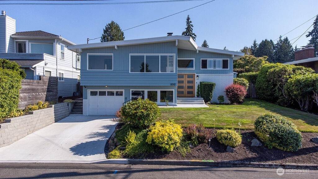 1010 Daley Street - Photo 1
