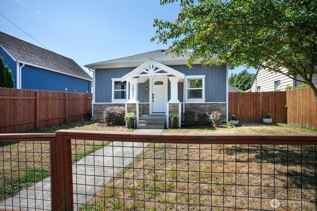 1511 Lincoln Street - Photo 1