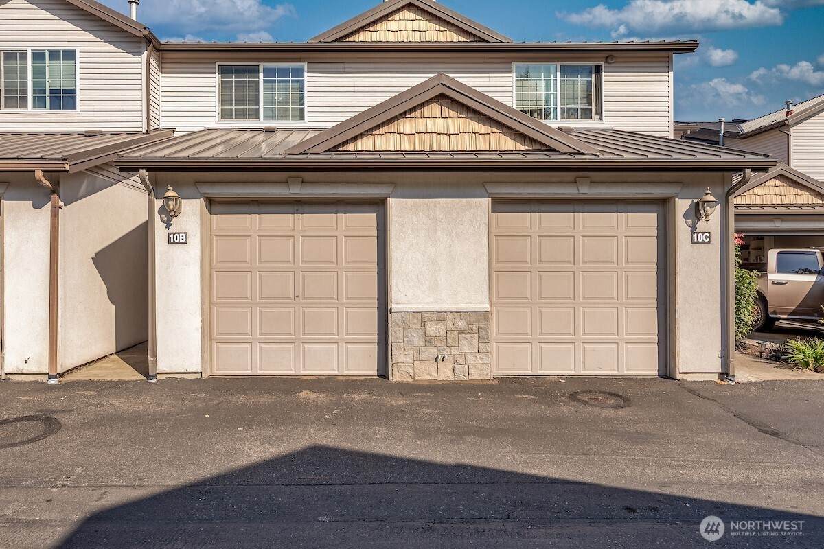 418 17th Street - Photo 1