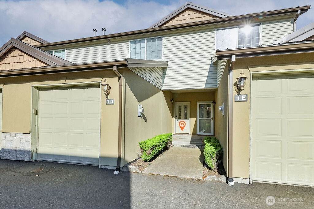 418 17th Street - Photo 1