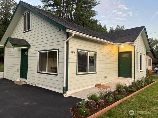 900 1st Street - Photo 1